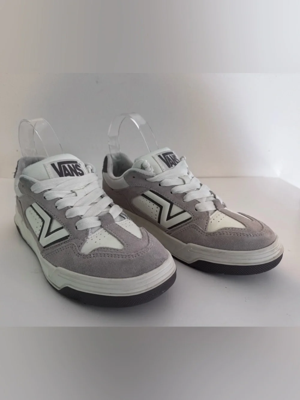 Vans Upland Retro Gray/White Low-Top Sneakers Leather/Suede Women’s 9 Euro 40 - Picture 4 of 7